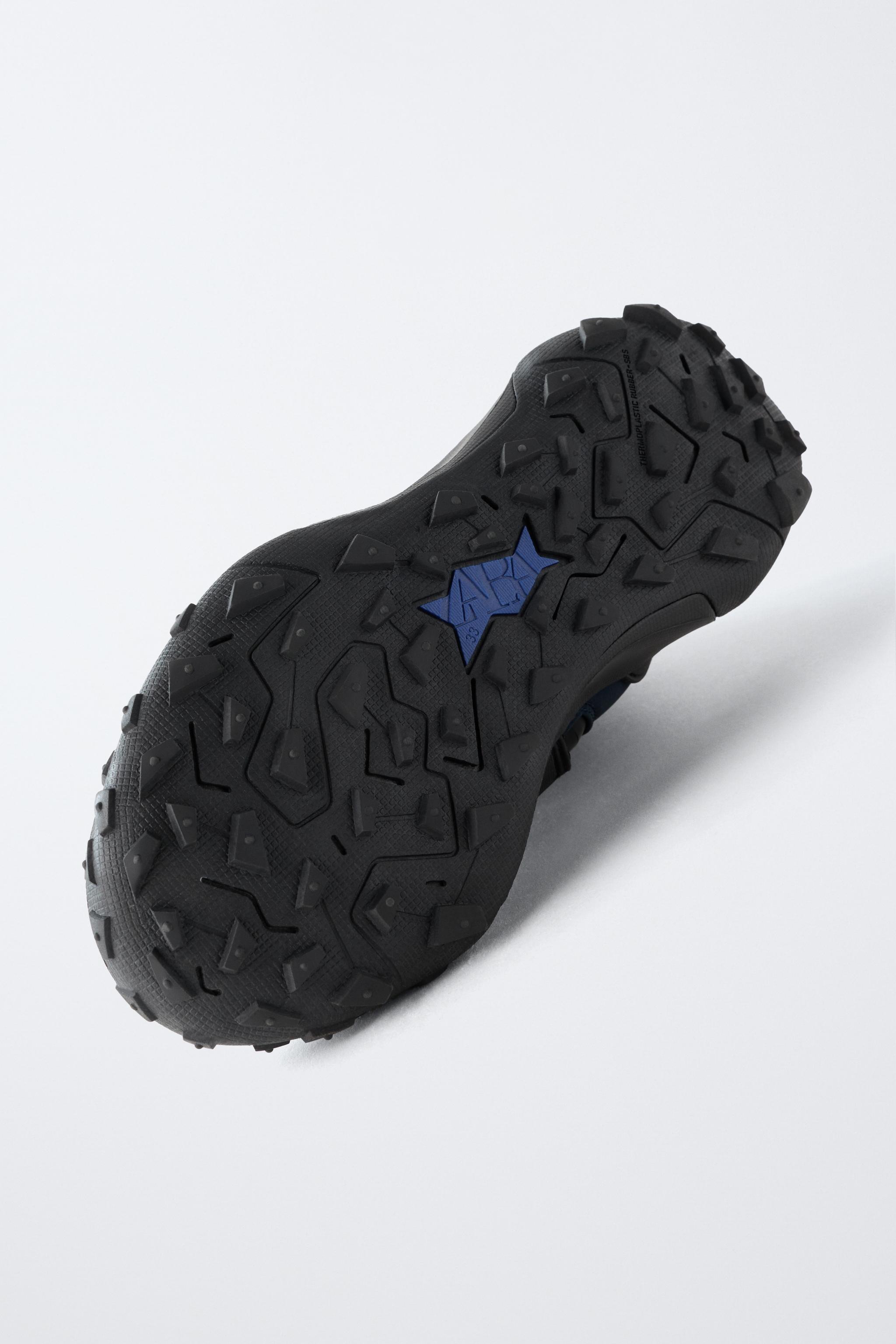 WATER REPELLENT SNOW BOOTS